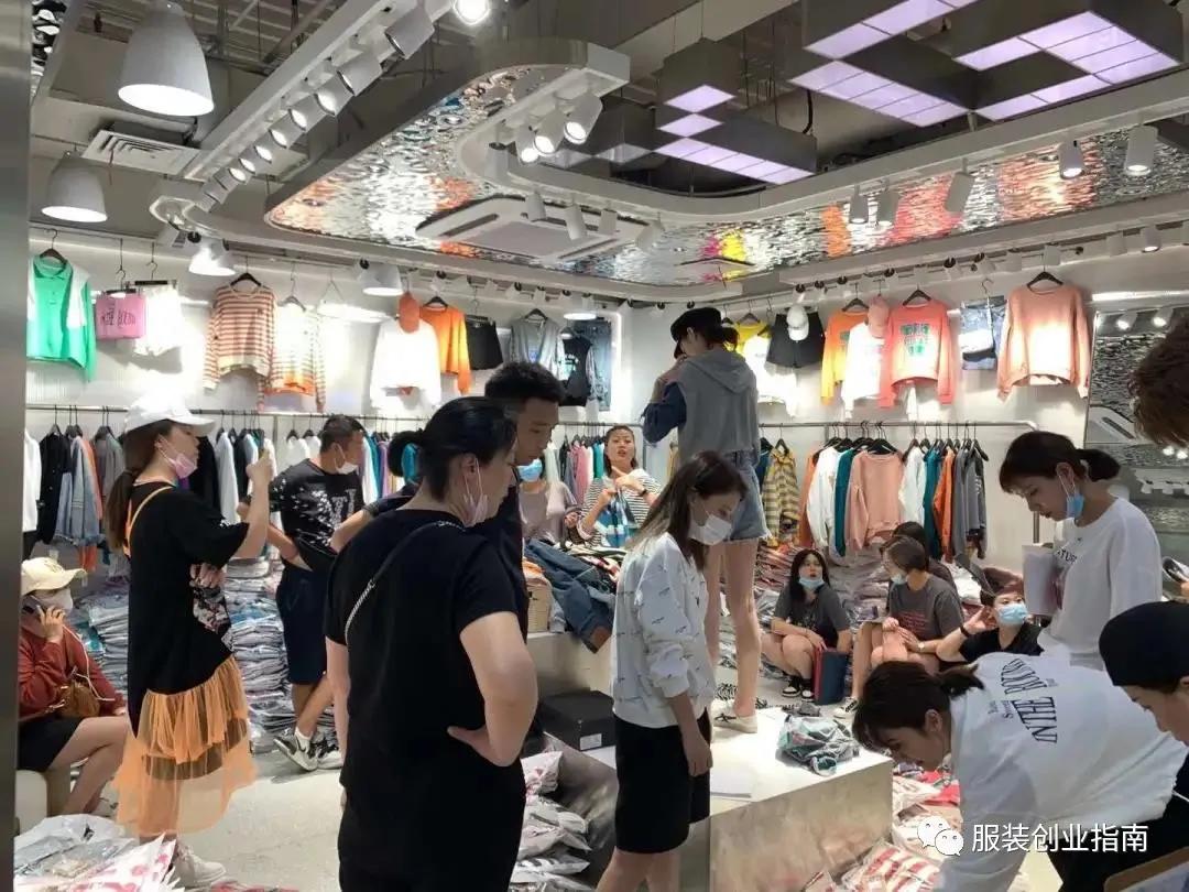 想开服装店不知道进货渠道（服装买手店的进货渠道）