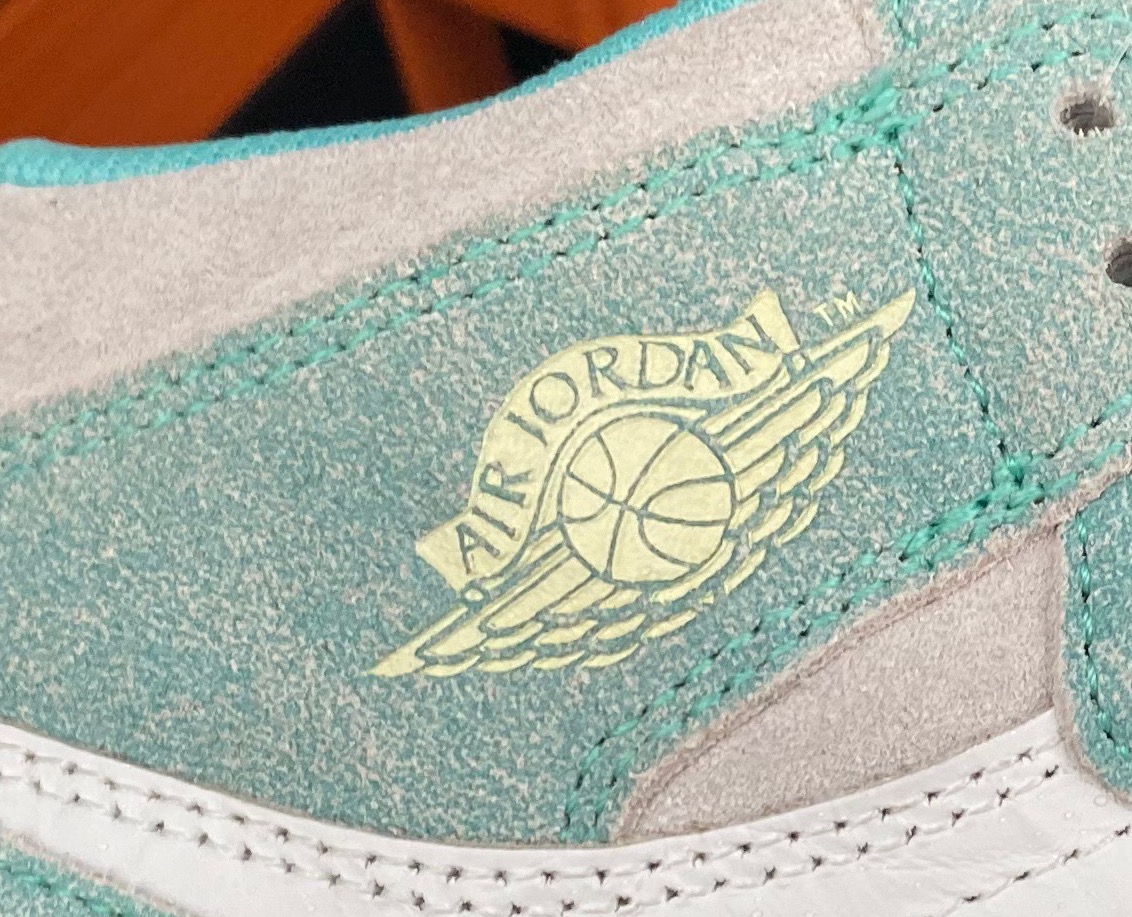 假货当成正品买、和执法人员躲猫猫,这家adidas nike折扣店什么打了“折扣”?