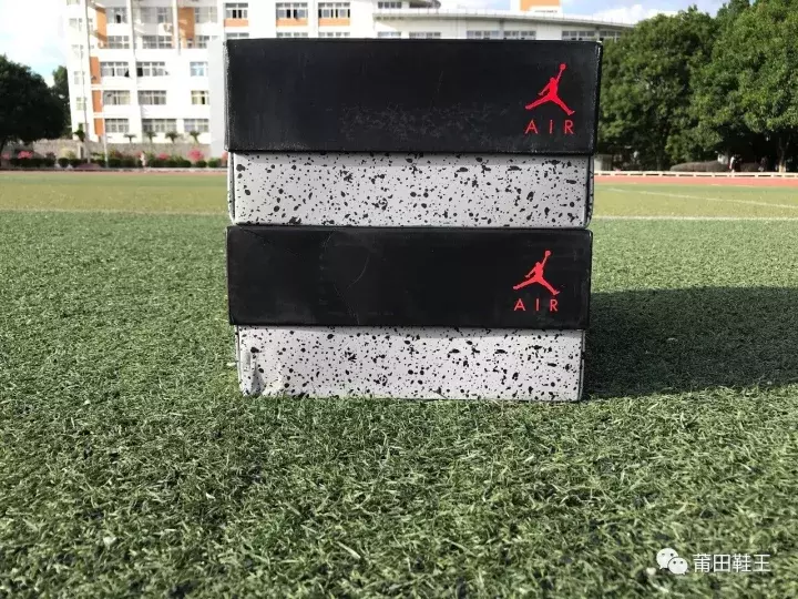 到底该不该买莆田鞋，今天带来AJ4赛车蓝莆田鞋和正品鞋的对比！