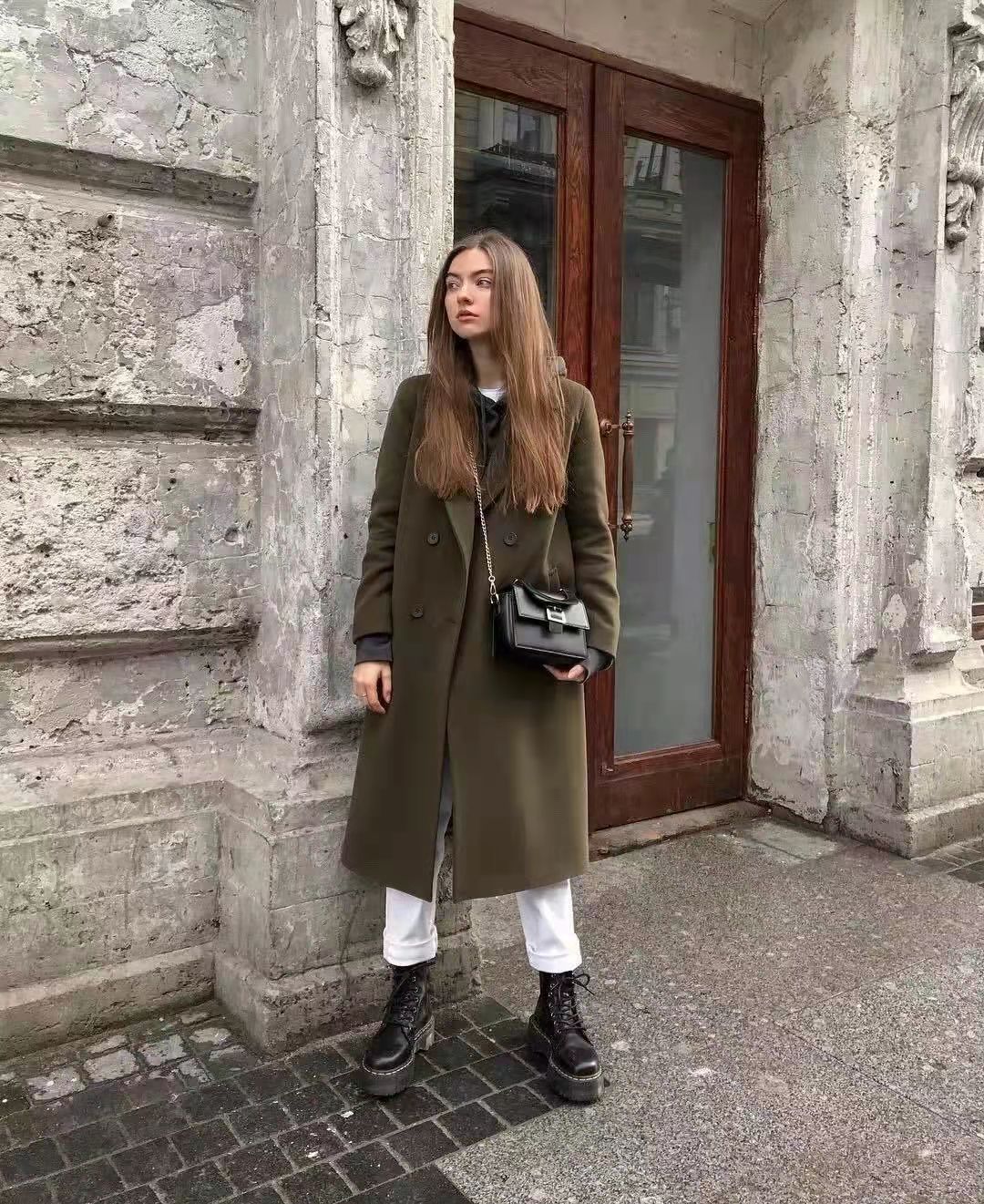 适合秋冬穿搭的三种鞋子，保暖高级不挑人，随便搭配都时尚有型