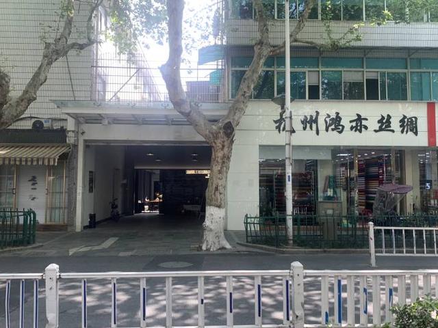 杭州最大丝绸批发市场服装（杭州最大丝绸批发市场在哪里）