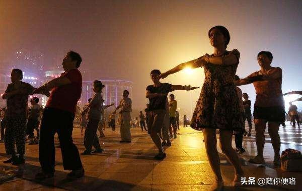 广场舞服装女套装白裙配黄上衣（广场舞服装女套装短袖）