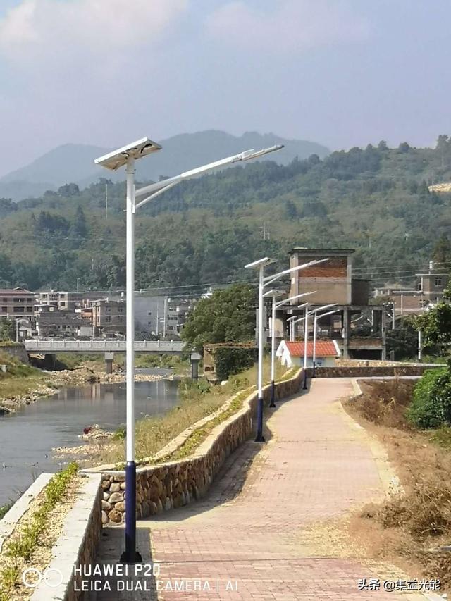 太阳能路灯正规厂家（太阳能路灯厂家哪有）