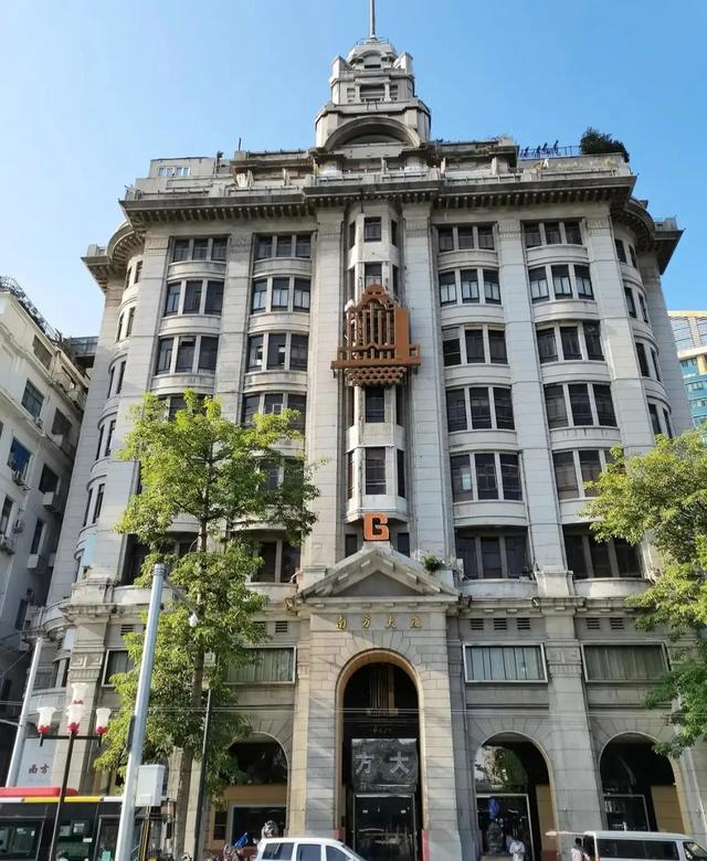 新中国大厦营业时间（新中国大厦属于哪个街道）