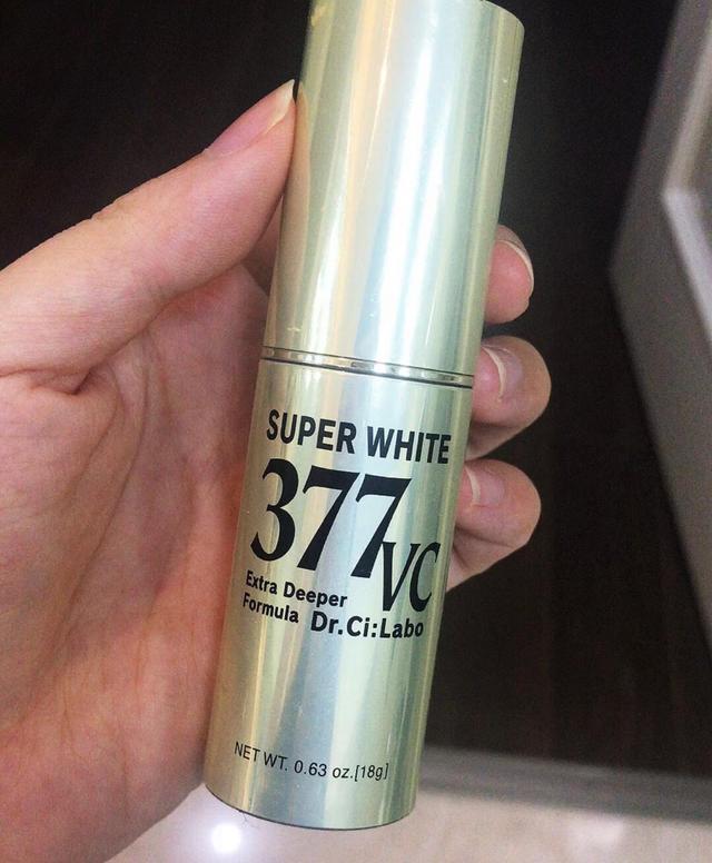 娇韵诗双萃辨真假（新版娇韵诗双萃真假辨别图）
