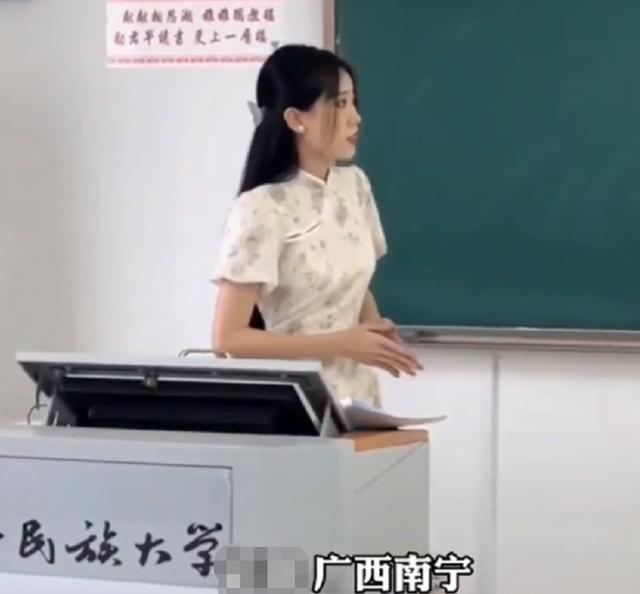 毕业答辩穿什么衣服合适 女（毕业答辩应该穿什么衣服）