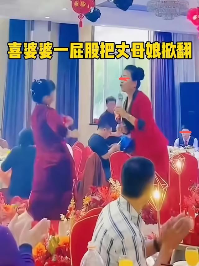 婚礼丈母娘穿什么衣服（结婚丈母娘穿啥）