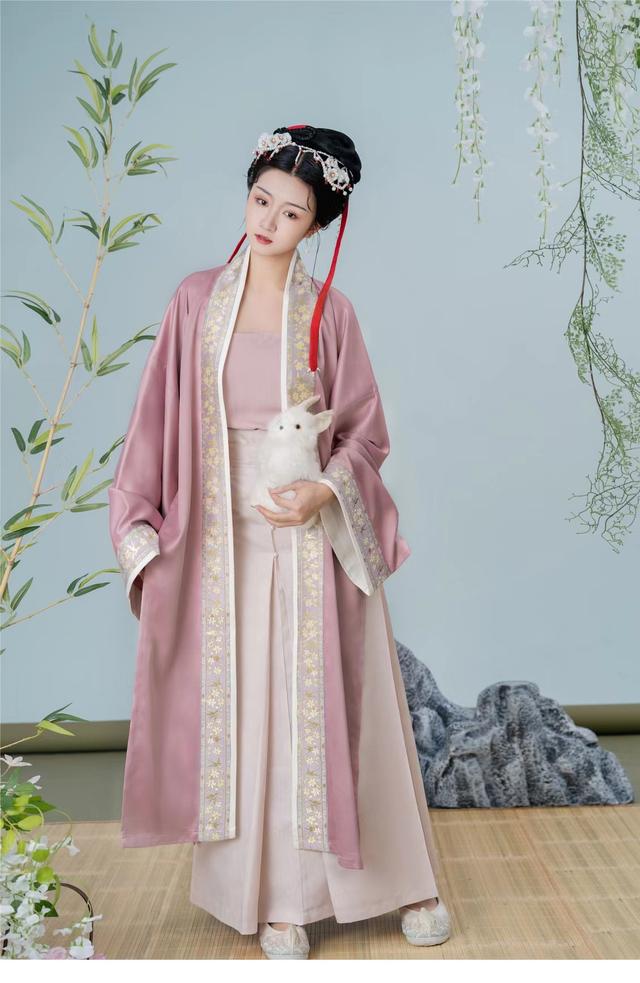 白菜价汉服店正品100左右的圆领袍（白菜价的汉服店正版100元内）