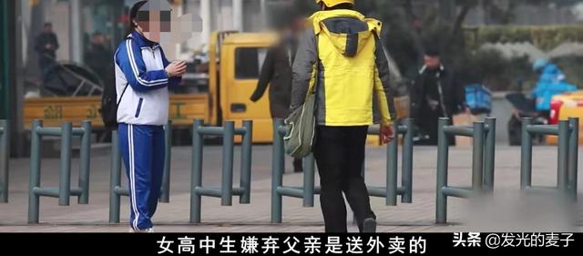 姐姐让弟弟穿女装（让弟弟穿女装的话）