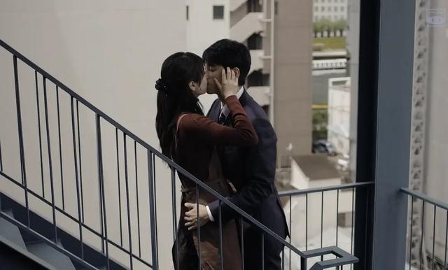 广濑康一女装（濑户康史照片）