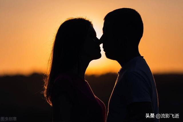 故事：我26岁，女朋友36岁，我们很恩爱，但妈妈却拆散了我们