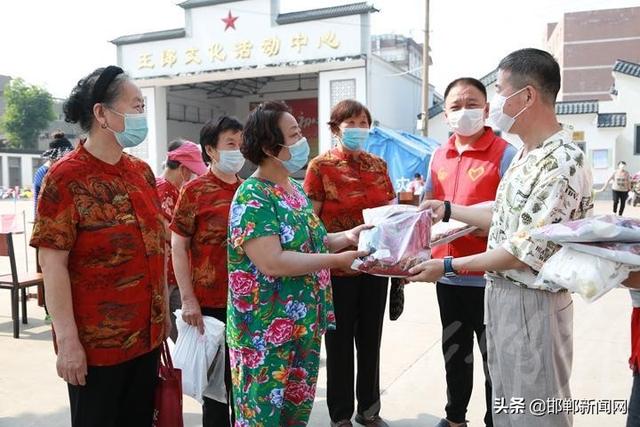 中老年夏装女上衣（恒源祥中老年女夏装）