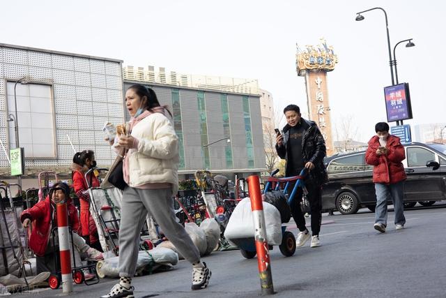 杭州服装批发一手货源市场在哪里在哪个高铁下车近（杭州服装批发一手货源市场在哪里童装）