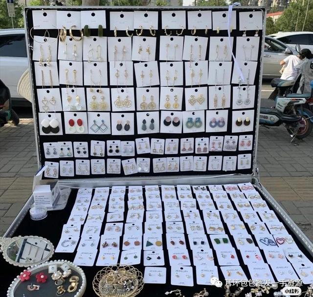 抖音直播卖小饰品，抖音艺术品直播带货