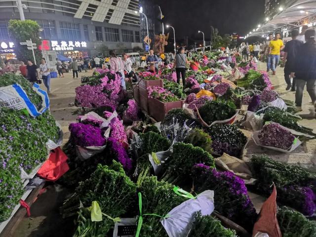 成都批发鲜花市场进货渠道在哪里，成都鲜花进货渠道？