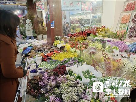 昆明鲜花批发市场地址个区，昆明鲜花批发市场地址在哪里怎么坐车去？