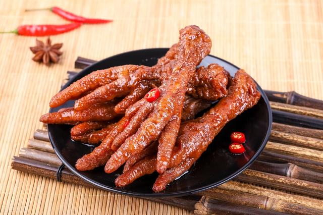 鸡爪一斤多少元，五斤鸡爪多少钱？