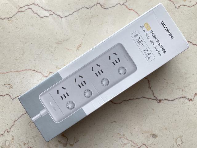 做工扎实、细节到位，绿联四位分控排插开箱分享