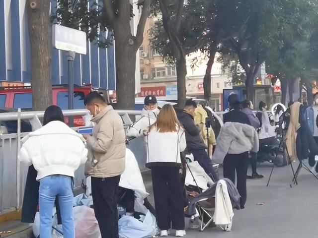 郑州网店货源批发市场在哪里，郑州网店货源批发市场在哪里啊？