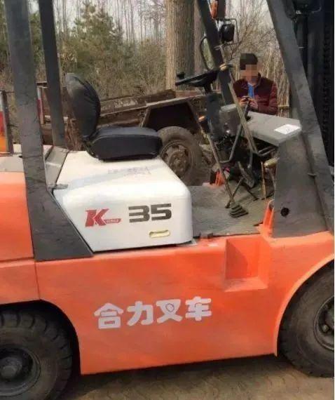 手动叉车拉货，手动叉车拉货图片？
