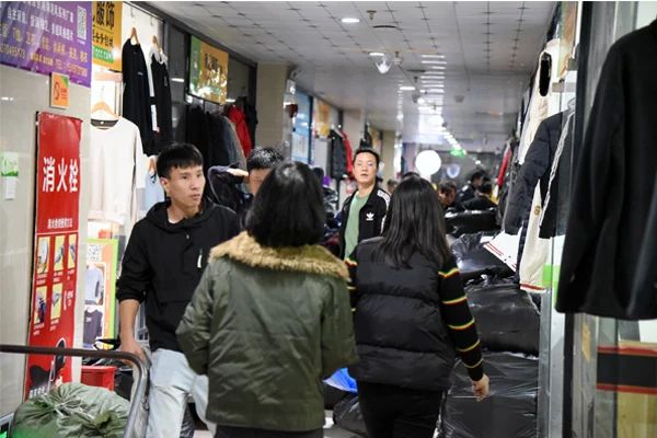 隐形车衣厂家批发，隐形车衣厂家批发电话？